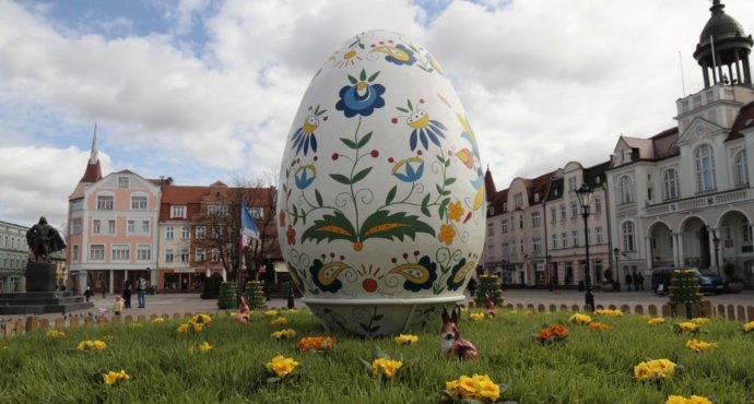 Błąd poprawiłem , nie będzie "rżenia ", gdyby to zauważył  nasz "jenzykoznafca'" Andrzej-1 to były by  Jaja  większe  jak  Wielkanocna pisanka w naszym  powiatowym  mieście .