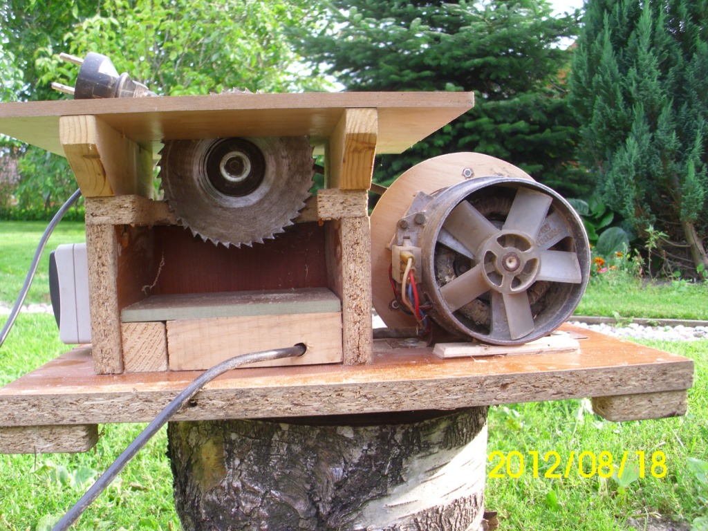 Czym  rżnąć to ?zapyta "Kogowiec "<br />odpowiem  Mu na to pytanie,<br />jest sposób naprawdę sprawdzony<br />zatrudnię do tego swą  "Franię  "