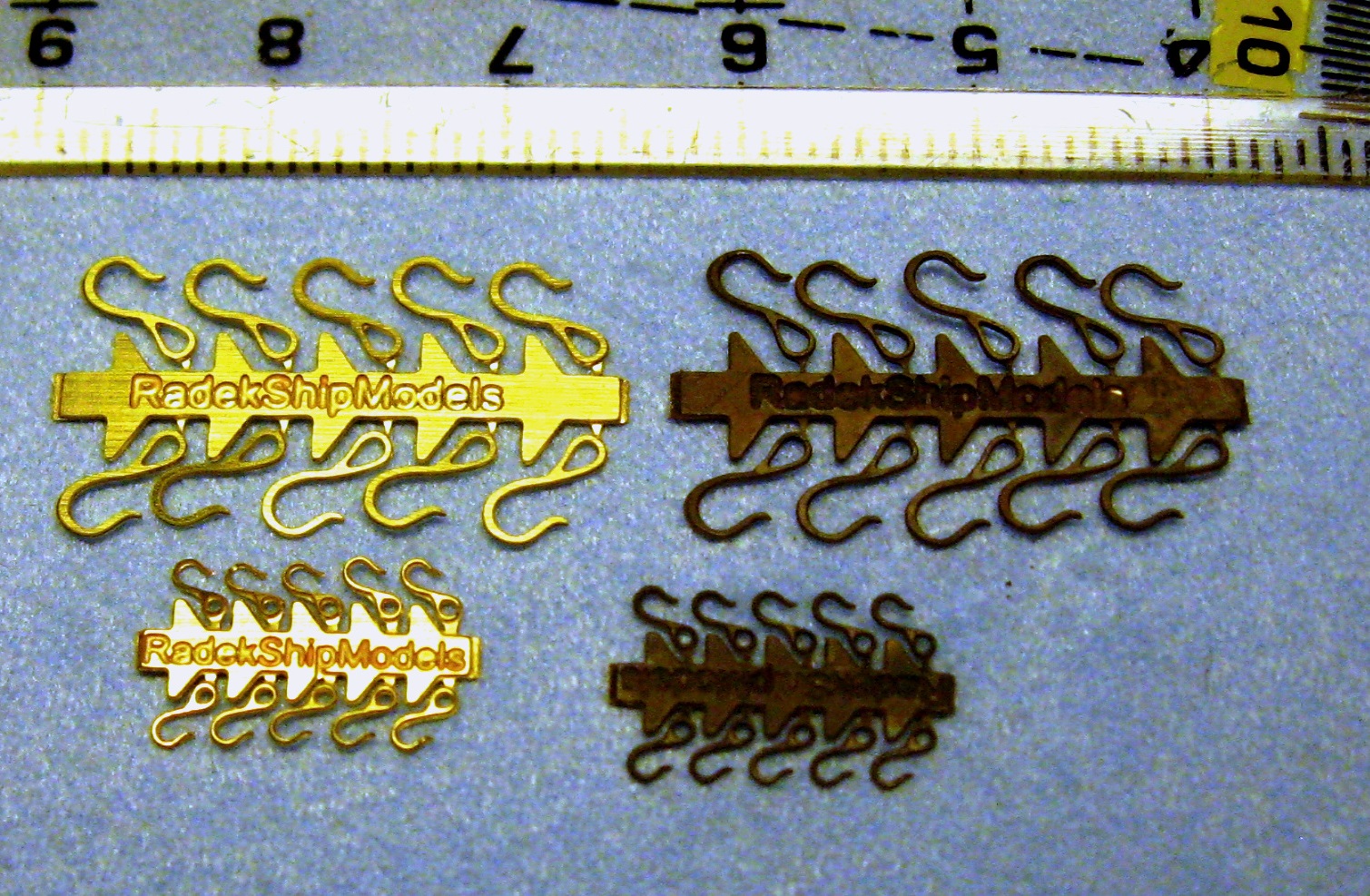 Haczyki maja odpowiednio 6 i 3 mm gr. 0,5 i 0,4 mm