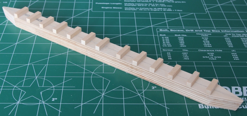 IMG_7013s.jpg (255.6 KiB) Przejrzano 14517 razy Baza z listwami stabilizującymi