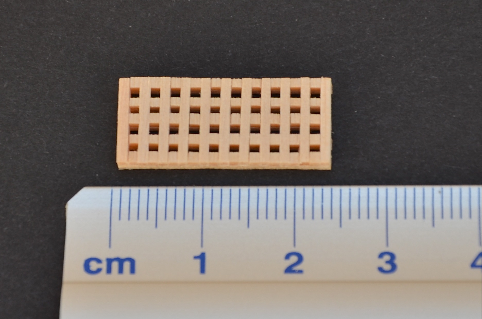 DSC_0655.JPG (338.58 KiB) Przejrzano 10815 razy Greting z forniru brzozowego.