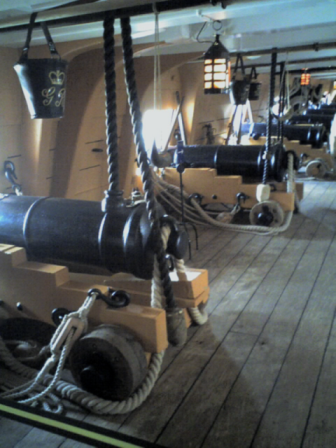 450px-HMS_Victory_Gun_Deck.png
