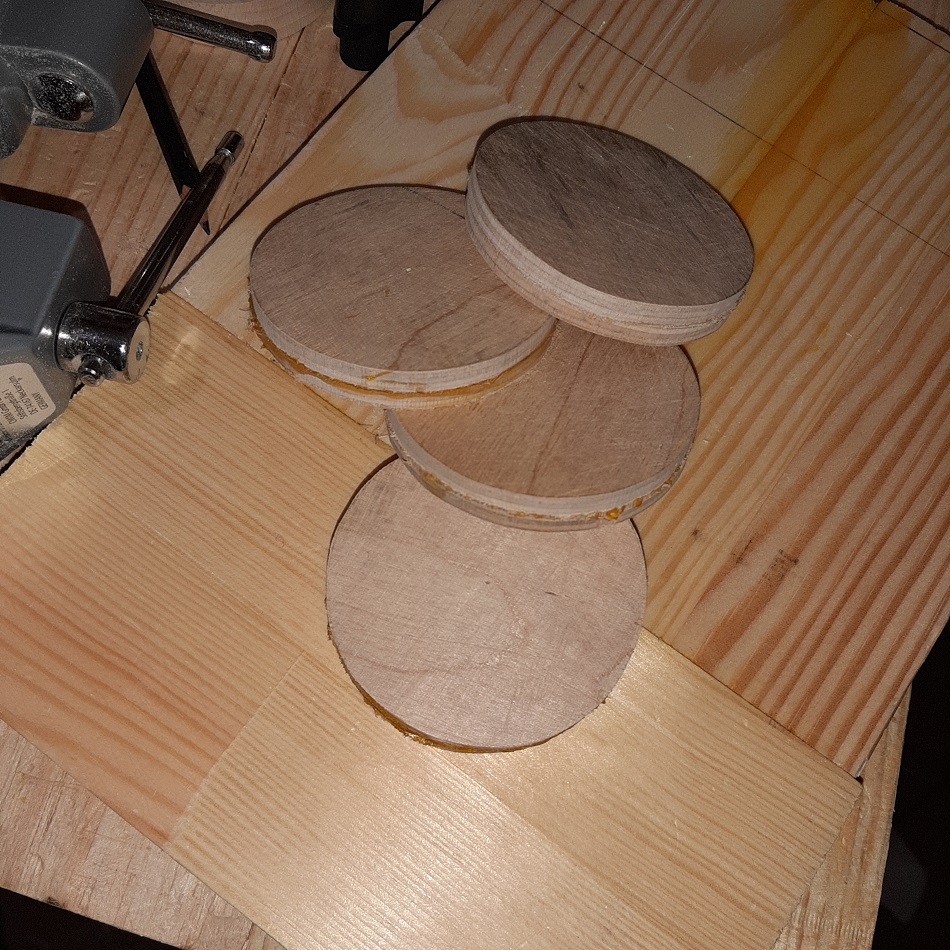 20191214_222520.jpg (386.58 KiB) Przejrzano 8911 razy sklejona kawałki sklejki