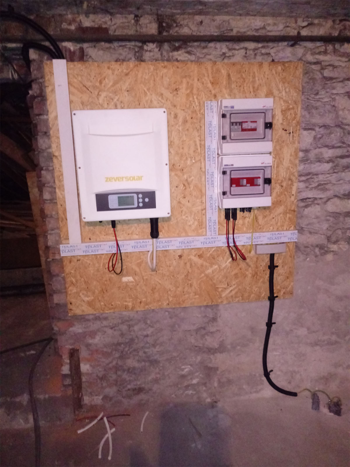 20191007_180816a.jpg (228.26 KiB) Przejrzano 6181 razy Elektrownia w piwnicy.