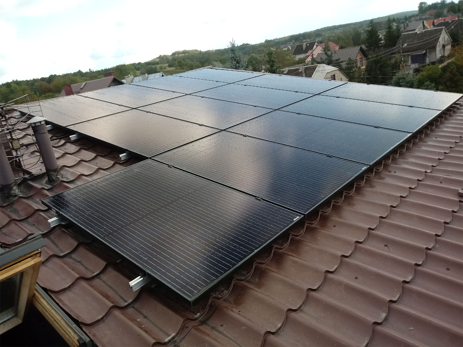 20191006_141946a.jpg (353.49 KiB) Przejrzano 6181 razy Panele na dachu.