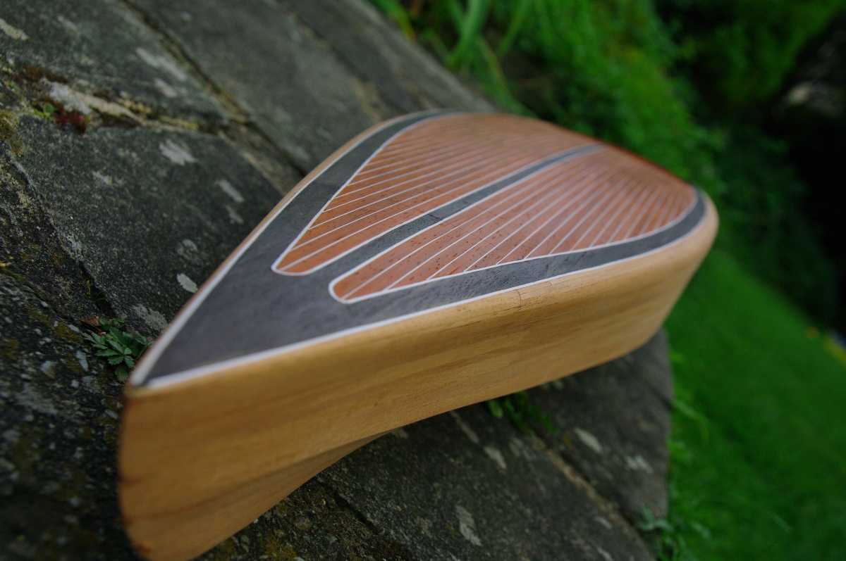 PNTX2606res.JPG (503.23 KiB) Przejrzano 12362 razy Kadlub oklejony Mahoniem i Paduc w 100%