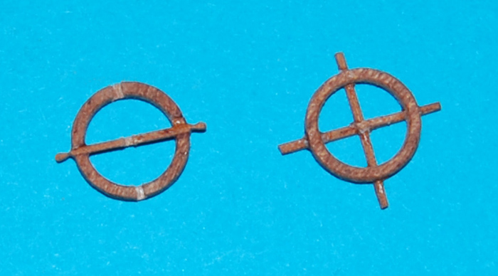 Modelowanie uchwytów proponuję zostawić na koniec, ja się pośpieszyłem czego konsekwencją było ułamanie dwóch uchwytów w czasie kolejnych nacięć